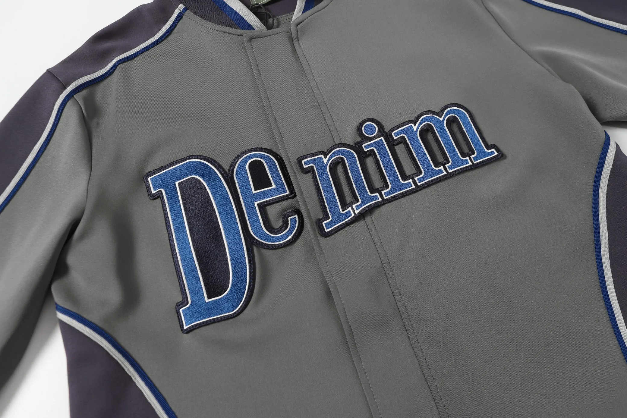 P226 2208# DENIM TEARS kapok European and American trendy brand high-quality air layer casual jacket suit. Fabric weight 320 grams. Customized thread dyeing with consistent color. Color Gray Green Size S-XL